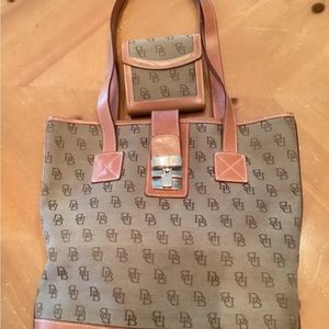 Dooney & Bourke Vintage Signature Canvas & Leather Lg. Tote Plus Matching Wallet